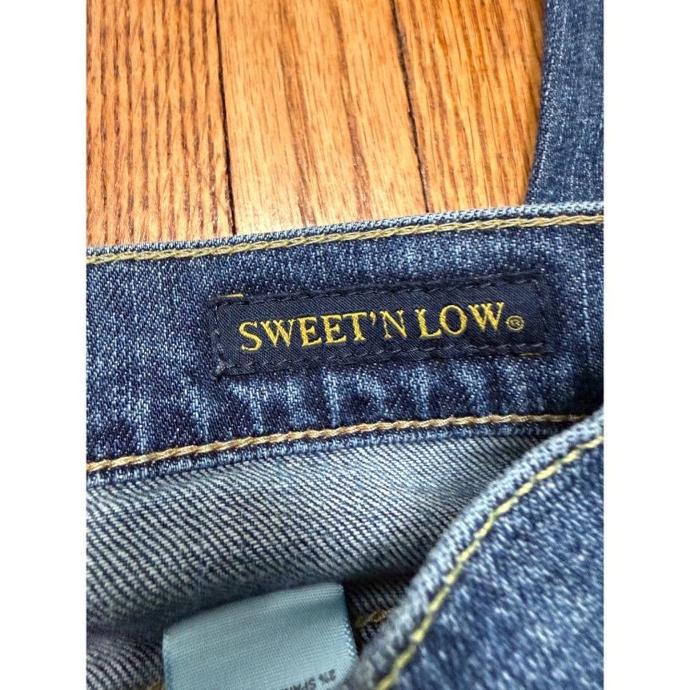 🦋 2000’s Lucky Brand Sweet N Low Jeans 🦋 - Picture 6 of 7